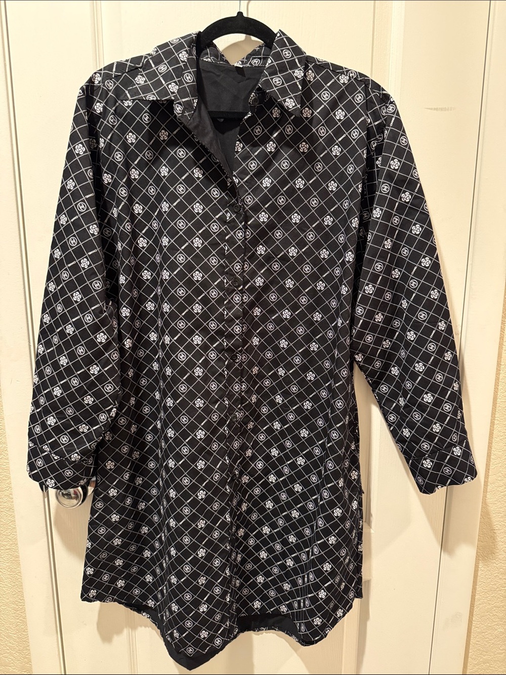 NWOT Long Sleeve Black Geometric Print Shirt Dress